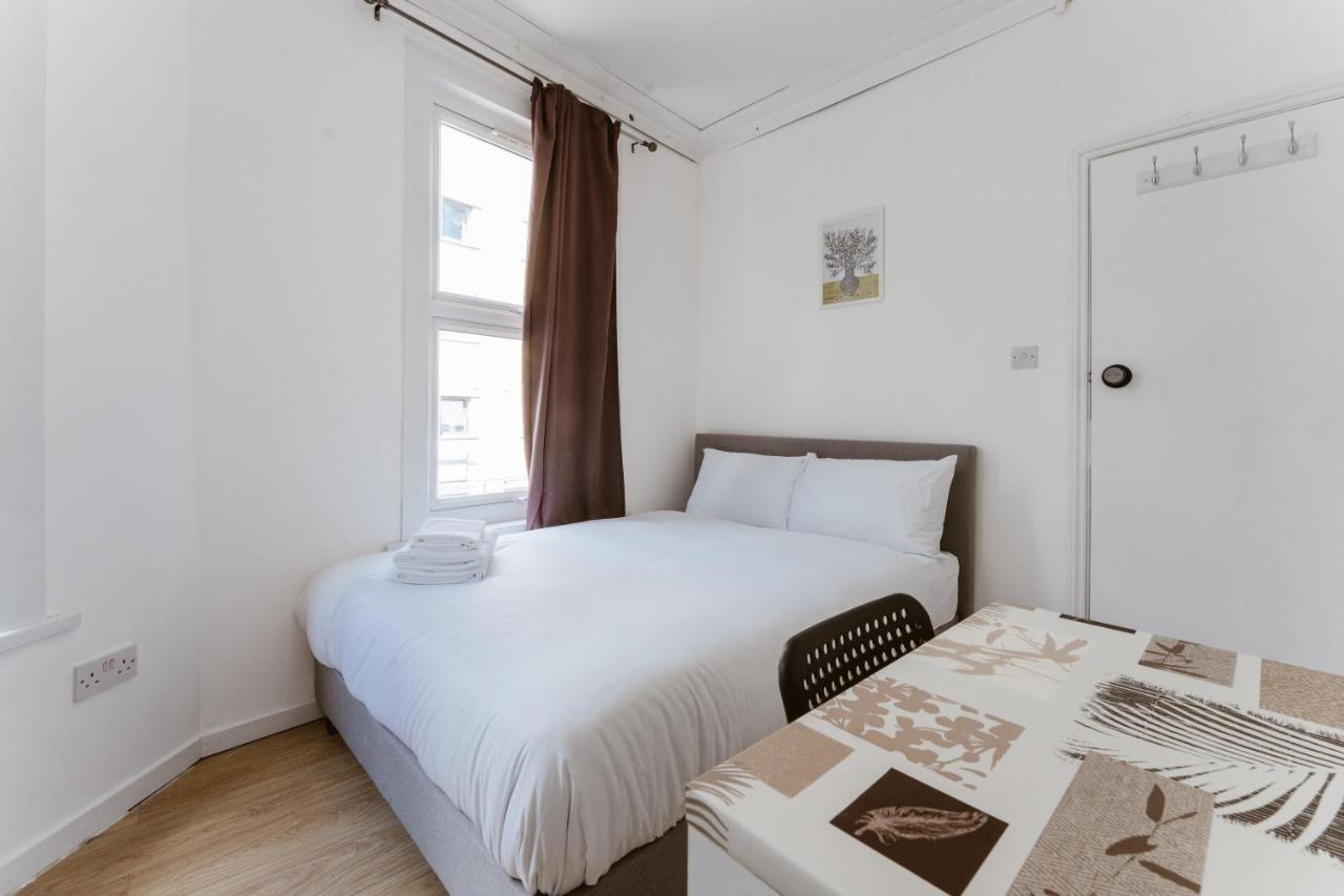 Mile End Double Rooms 27 Guest House 런던 외부 사진