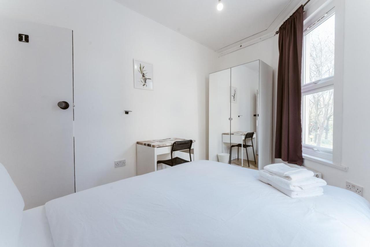 Mile End Double Rooms 27 Guest House 런던 외부 사진