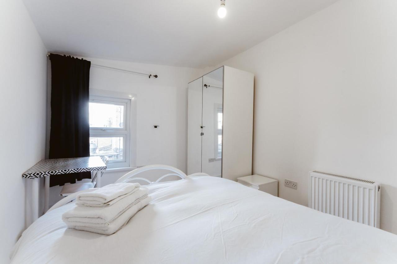 Mile End Double Rooms 27 Guest House 런던 외부 사진