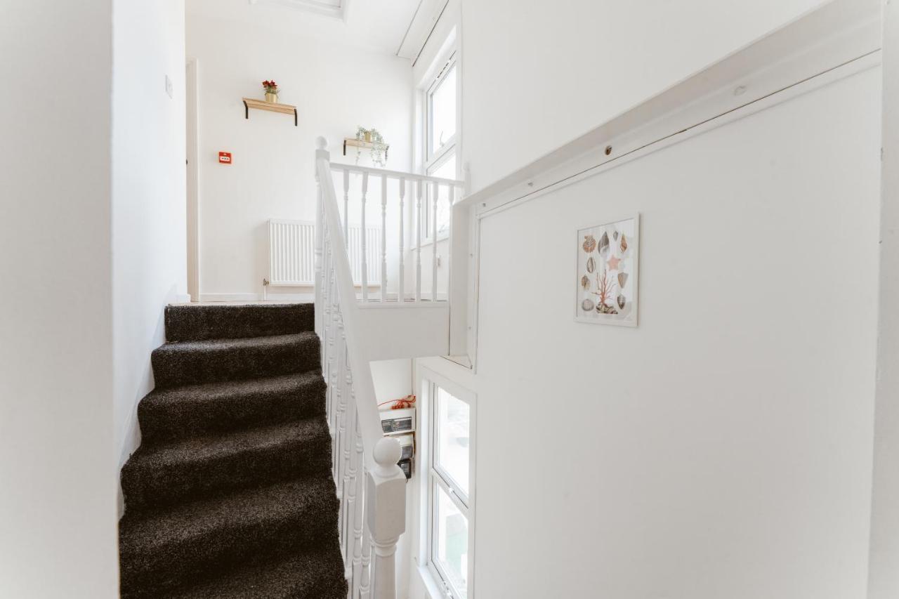 Mile End Double Rooms 27 Guest House 런던 외부 사진