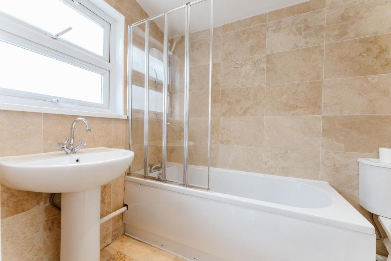 Mile End Double Rooms 27 Guest House 런던 외부 사진