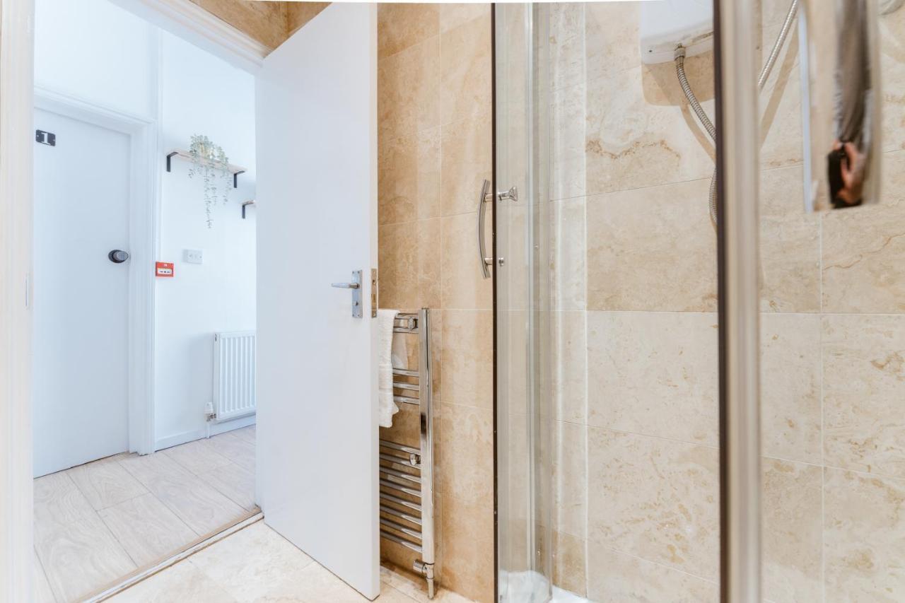 Mile End Double Rooms 27 Guest House 런던 외부 사진