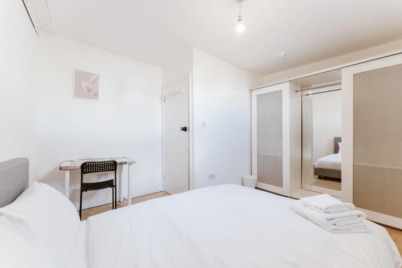 Mile End Double Rooms 27 Guest House 런던 외부 사진